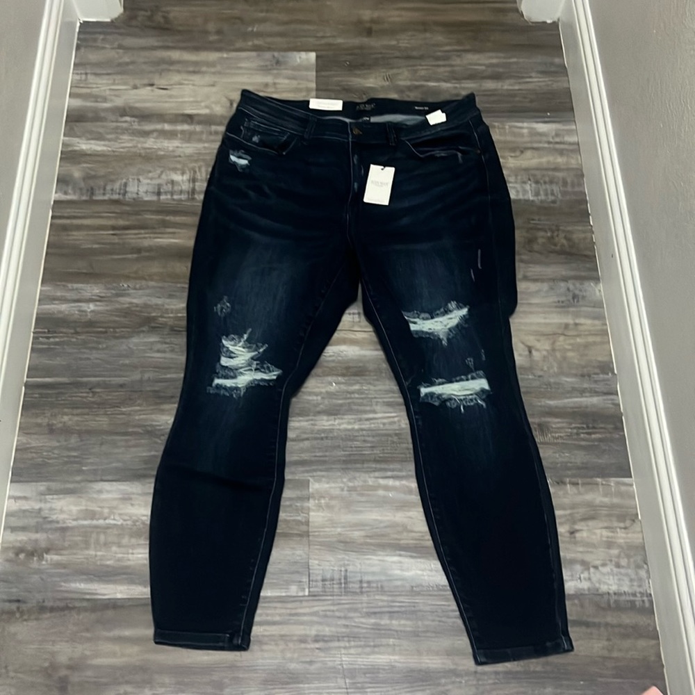 NWT- Judy blue jeans